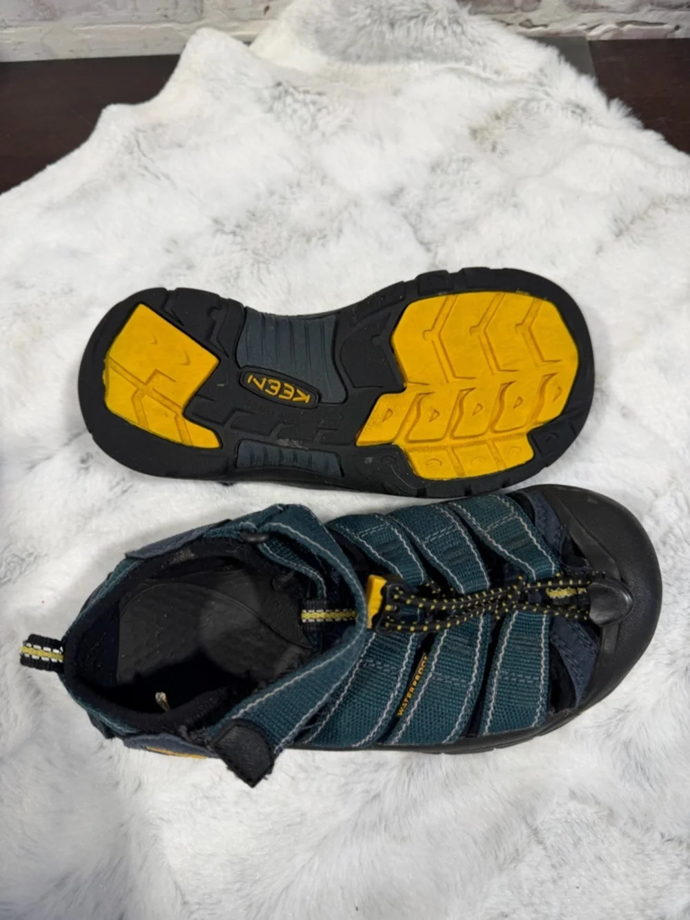 Kids Outdoor Sport Sandals - Dark Teal with Yellow Accents youth size 2